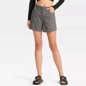 NWT Wild Fable Mid-Rise Leopard Shorts 0